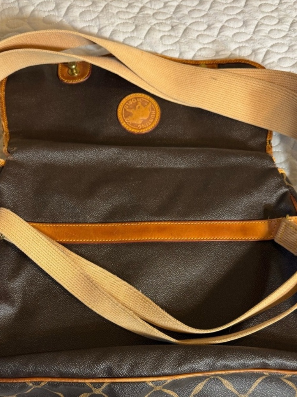 Hunting World Vintage Shoulder Bag Messenger Canvas Leather
Khaki - Picture 10 of 14
